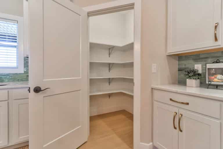Organize your pantry efficiently with smart storage tips and minimalist design ideas.